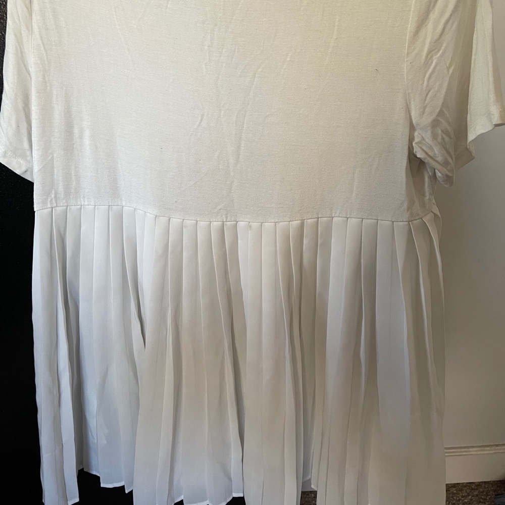 CUTE white pocket tee